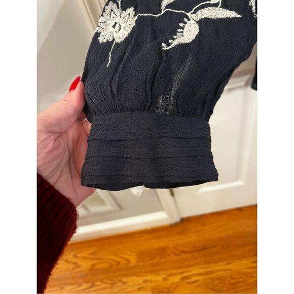 J. Jill Navy Embroidered Pin Tuck Covered Button Blouse sz XL EUC - Picture 4 of 10